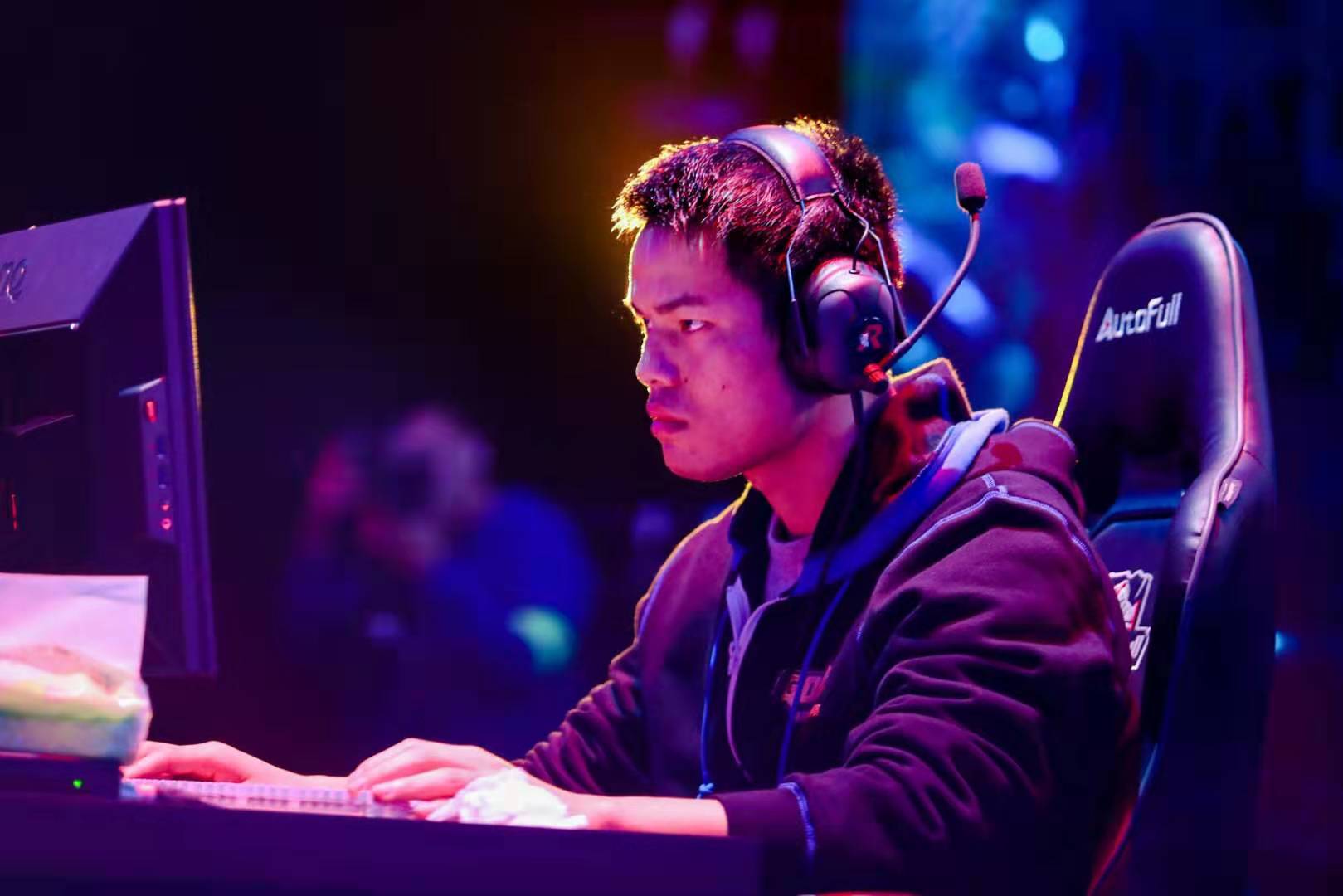 他对未来球 他对未来球