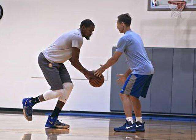 尼奥莱担任 尼奥莱担任